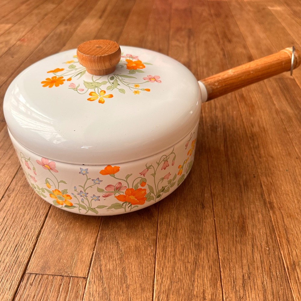 Vintage 70s Enamel Saucepan Unisex 8" Floral Pattern White‎ Orange Kitchenware